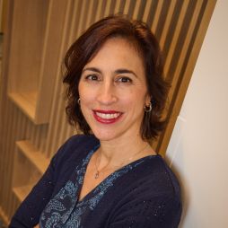 Photo de profil d'Evelyne Jousse, créatrice de site internet sur Orgeval.